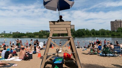 « Se rafraîchir à la plage, oui. Défier le fleuve, non. »