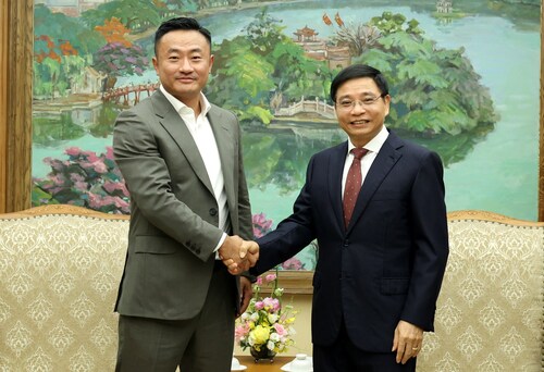 Ben Zhou, Co-founder and CEO of Bybit met Deputy Prime Minister Nguyễn Văn Thắng at the Government Headquarters in Hanoi, Vietnam on June 4, 2026. (PRNewsfoto/Bybit)