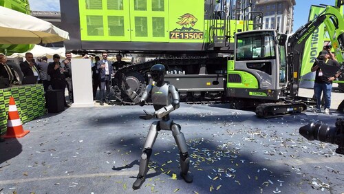 Zoomlion's Humanoid Robot Z01 performed a Tai Chi routine, drawing large crowds and extensive visitor engagement at KOMATEK 2026 in Istanbul. Zoomlion's Humanoid Robot Z01 performed a Tai Chi routine, drawing large crowds and extensive visitor engagement at KOMATEK 2026 in Istanbul.
