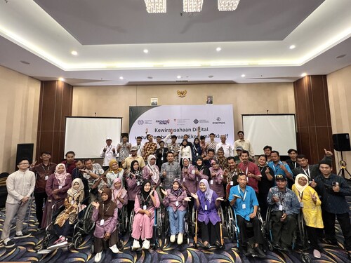 Participants with disabilities take part in a training held by Evermos together with the International Labour Organization (ILO) in Special Region of Yogyakarta, Indonesia Participants with disabilities take part in a training held by Evermos together with the International Labour Organization (ILO) in Special Region of Yogyakarta, Indonesia