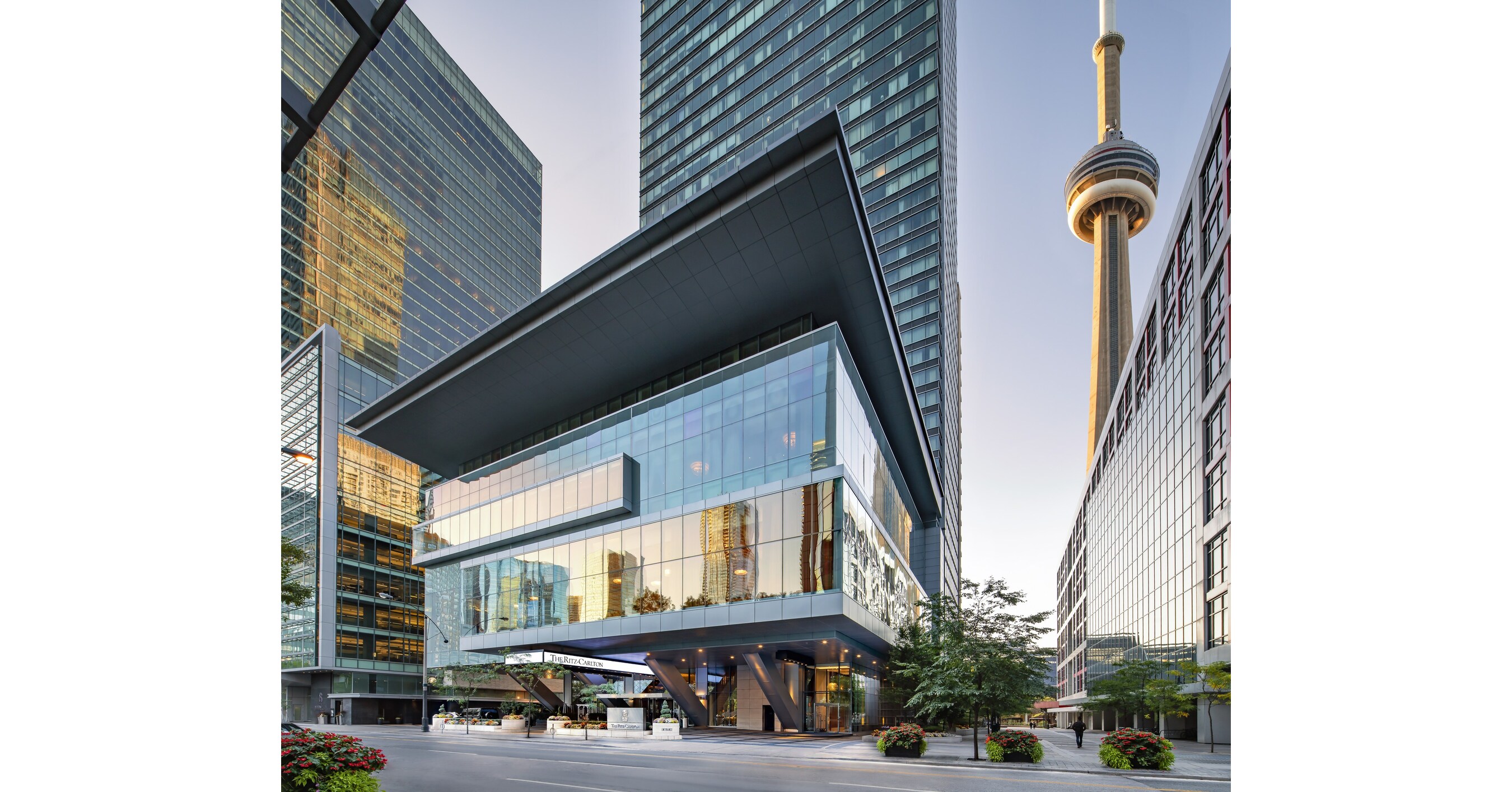 The Ritz-Carlton, Toronto Earns Condé Nast Traveler's Prestigious Triple Crown Distinction