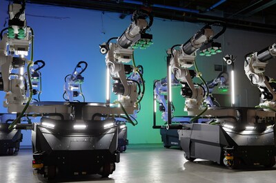Dexterity’s Mech robots use the RL030N 8 DoF (degrees of freedom) robot arms for warehouse logistics operations such as trailer loading and trailer unloading.