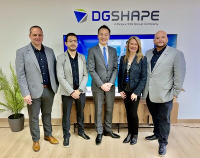 Left to right in photo: Roland DGA Dental Product Manager Juan Molina, Roland DGA Latin American Sales Manager Cesar Zeron, DGSHAPE Global President Junichi Toyama, Roland DGA Dental Marketing Manager Lisa Aguirre, and Roland DGA Dental Business Manager Jimmy Ruiz at Roland DGA’s new Imagination Center in Bogota, Colombia.