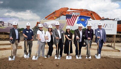 Left to Right: Joe Jursenas, Vice President of Business Development, Briohn Building Corporation; Josh Schoemann, County Executive, Washington County; Hudson Hanni; Trish Hanni, Owner, Dervati; Joe Hanni, CEO, Dervati, PS Seasoning and Pro Smoker; Kennedy Hanni; Preston Hanni; Christian Tscheschlok, CEO, Economic Development Washington County (EDWC); Joel Ongert, Mayor, City of West Bend.