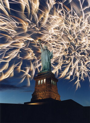 From hometown celebrations to landmark public performances, Fireworks by Grucci is honoring America’s Semiquincentennial with world-class displays that reflect the company’s unmatched record of innovation and excellence from pioneering the stringless shell to introducing microchip-timed aerials.