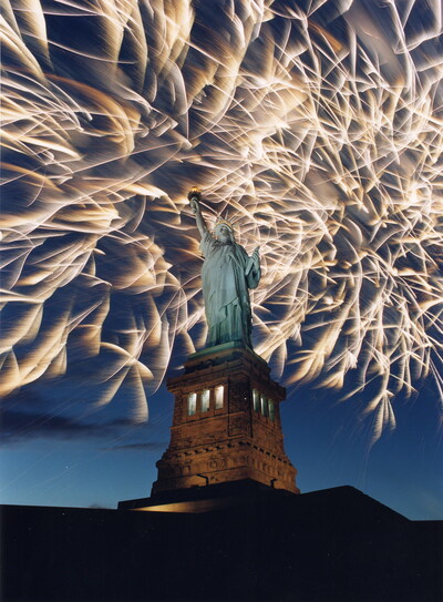 From hometown celebrations to landmark public performances, Fireworks by Grucci is honoring America’s Semiquincentennial with world-class displays that reflect the company’s unmatched record of innovation and excellence from pioneering the stringless shell to introducing microchip-timed aerials.