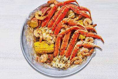 NEW Crabfest Boil featuring a limited-time Mike’s Hot Honey® flavour.