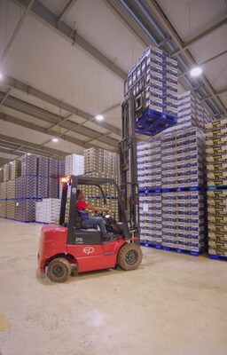 Every bottle begins with the dedication of our people.
Behind Hanuman Beverages is a team committed to the highest standards of brewing excellence. Through precision, innovation and uncompromising quality, their hard work has helped Hanuman Beer achieve U.S. FDA approval and proudly bring a Cambodian brand to four major international markets.
#HanumanBeer #MadeInCambodia #TheTasteofGreatness