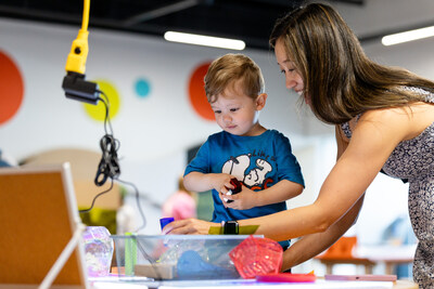 Imagine, build and experiment in the Innovation Station, a creative space for all ages! Each visit offers new ways to experiment, create and solve problems. With rotating challenges and ever-changing materials, there’s always a fresh opportunity to explore scientific concepts from gravity and motion to structural design and stability. Now open at the Ontario Science Centre at Harbourfront Centre. (CNW Group/Ontario Science Centre)
