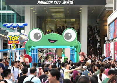 “FOREVER TOYS @ Harbour City” has received an overwhelmingly positive response since its grand opening on 19 June. “FOREVER TOYS @ Harbour City” has received an overwhelmingly positive response since its grand opening on 19 June.