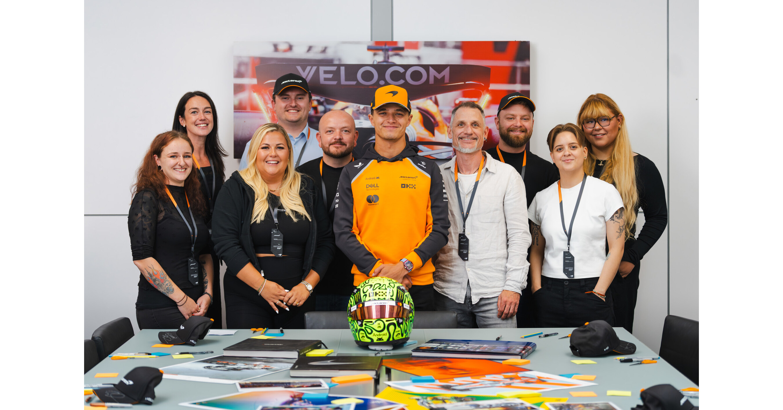 Velo x McLaren Mastercard Formula 1® Team relanza Live Your Fandom