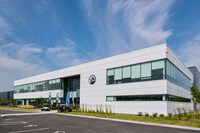 Ce centre est le plus grand centre de distribution et de logistique de BRP au monde. (Groupe CNW/BRP inc.)