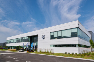 Ce centre est le plus grand centre de distribution et de logistique de BRP au monde. (Groupe CNW/BRP inc.)