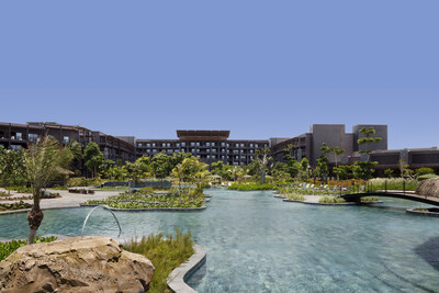 Spectacular 127-meter-long lagoon pool