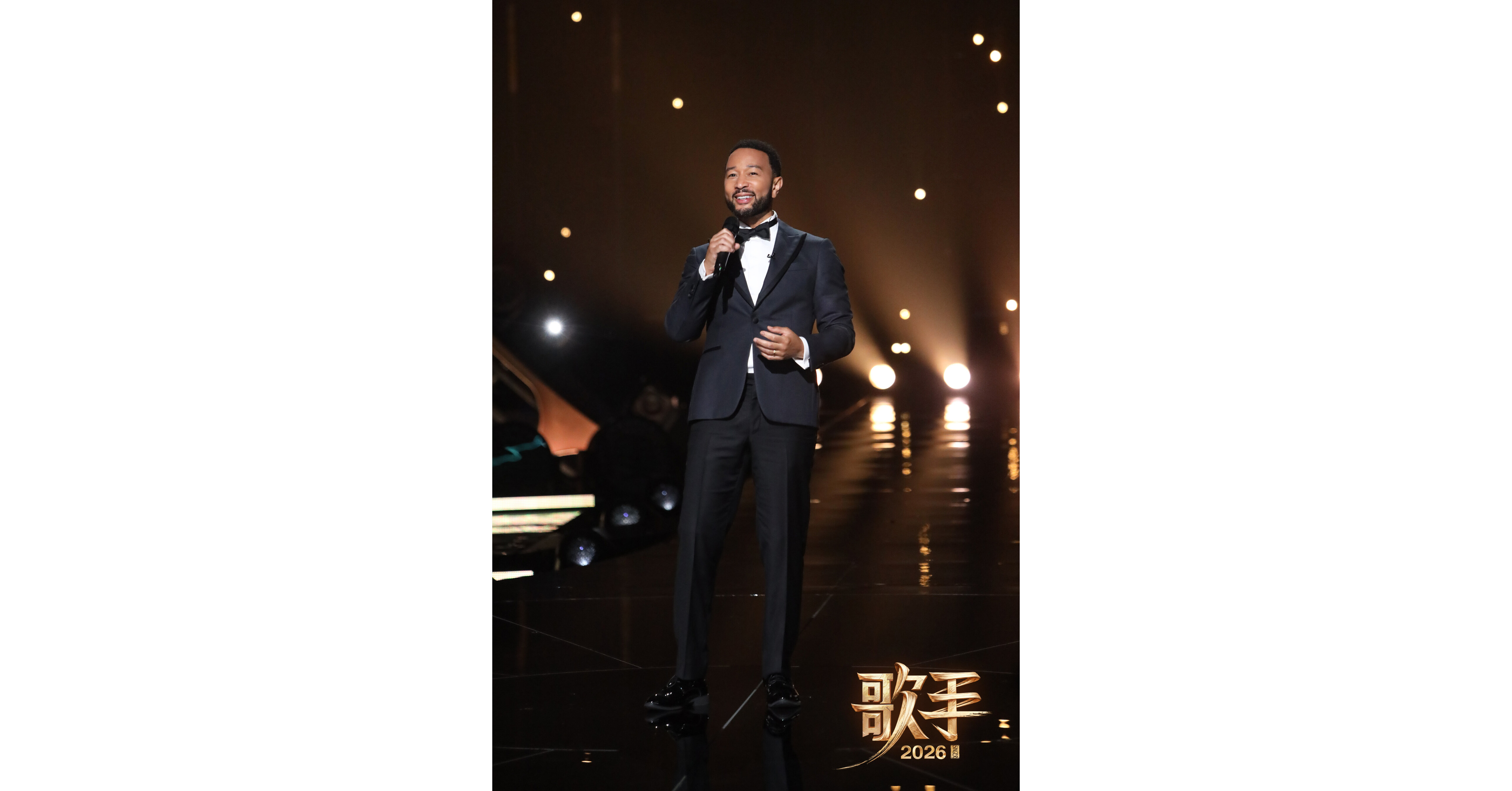 John Legend's Musical Journey with Singer: Chinese Netizens Hail a "Masterclass"