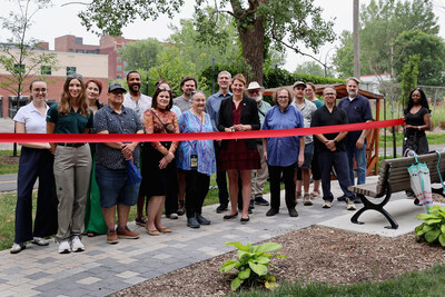 Inauguration de la place Emily-Coonan