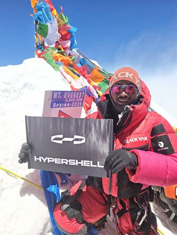 2. Hypershell on Everest Peak 2. Hypershell on Everest Peak