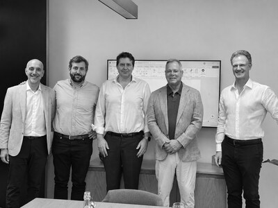 [L-R] Gabriele Albani (COO & Co-founder, Atombit), Ben Morris (VP of Alliances, Medallia), Paolo Righetti (Founder & CEO, Atombit), Mark Bishof (Chairman & CEO, Medallia), and Luca Pepere (President & Co-founder, Atombit), at the signing of the Atombit and Medallia strategic alliance.