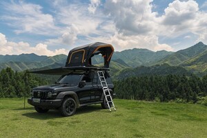 Lightweight Inflatable Rooftop Tent Portal Nomis One Debuts on Kickstarter