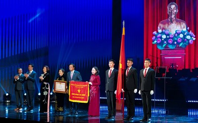 Vinamilk走完五十載征程：越南第二次授予其「勞動英雄」稱號，為其週年慶典獻上一份賀禮