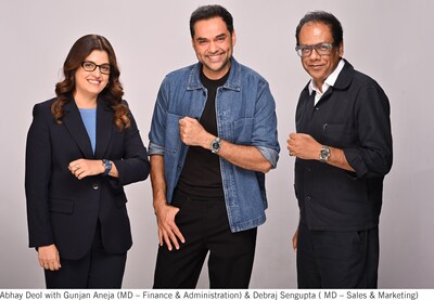 At the Victorinox Brand Face Shoot. From L to R: Abhay Deol- Actor and Brand Face Victorinox India, Avirup Mukhopadhyay- Marketing Head Victorinox India