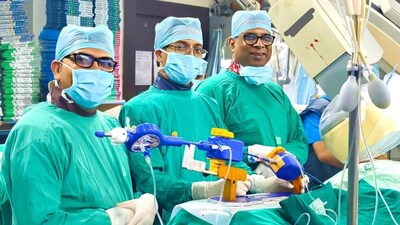 MitraClip  Treating the heart without open-heart surgery: Manipal Hospital Dhakuria performs MitraClip on an 80-year-old woman MANIPAL HOSPITALS Mitra Clip