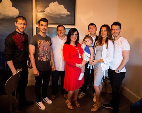 The Jonas family on Food Network's Jonas Resturant: Family Style.