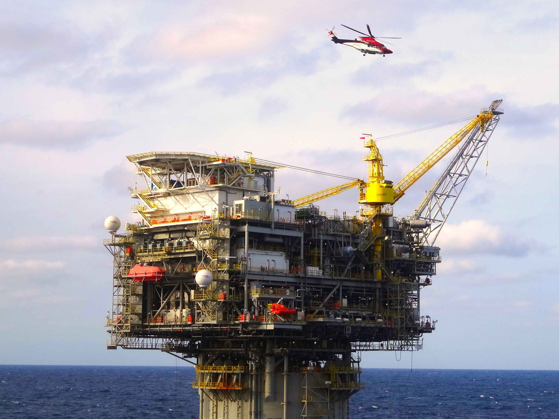 Anadarko Closes Deepwater Gulf of Mexico Acquisition and Raises Oil
