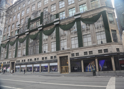 United Polaris business class takes over the windows at Saks Fifth Avenue in New York City. Entitled "Now Arriving," the 14 storefront windows display a replica of a United Airlines plane. The center six windows feature a re-creation of the United Polaris business class experience, including actual United Polaris seats, which will debut on flights in February, and the cabin's custom Saks Fifth Avenue bedding suite.