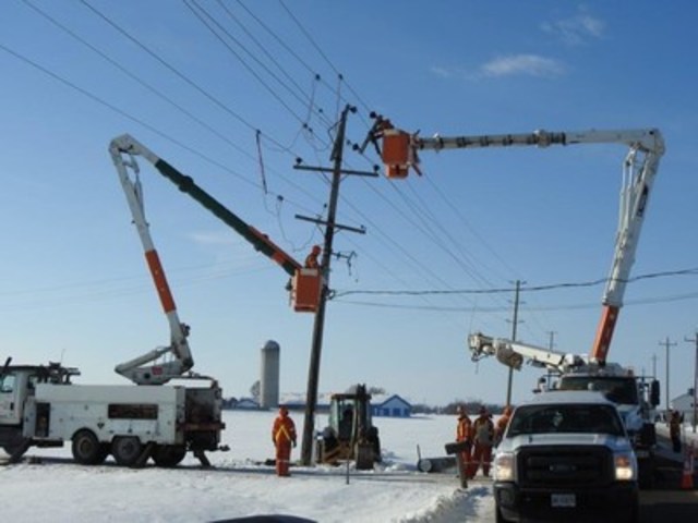 Hydro One Team Effort Returns Electricity To Over 170 000 Customers