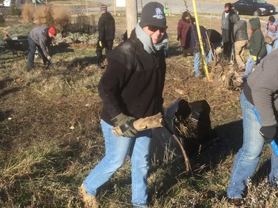 Wounded Warrior Project veterans volunteered to help cleanup their local community to commemorate MLK Jr. Day.