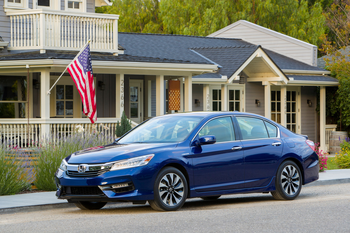 2017 Honda Accord Hybrid Fit Hr V And Ridgeline Receive Kelley Blue Book Best Resale Value Awards