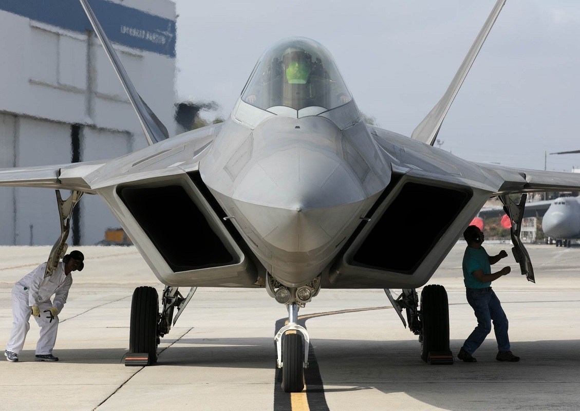 First F 22 Raptor Delivered From Lockheed Martin Speedline