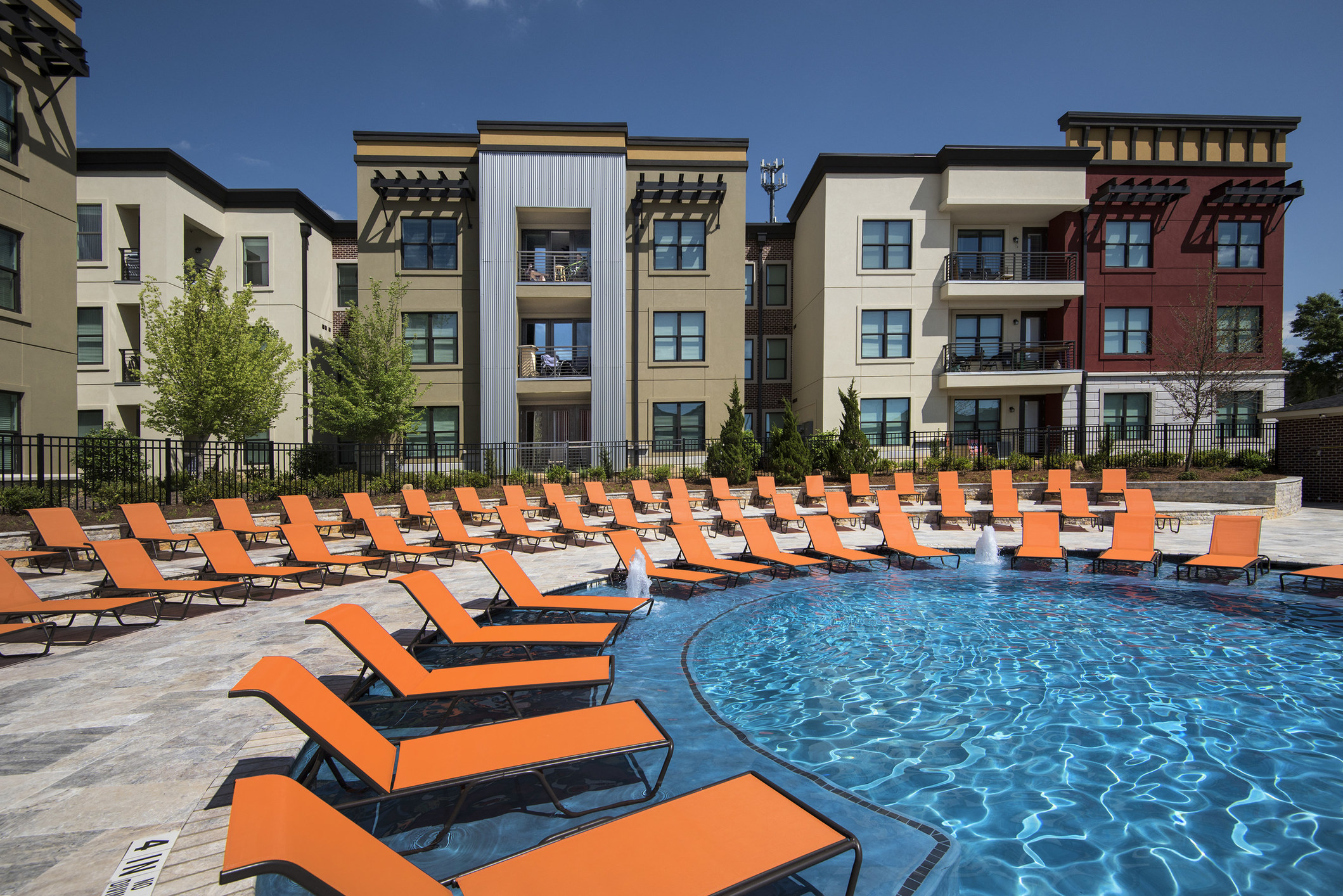 EdR Acquires Pedestrian to Campus Community at Auburn University