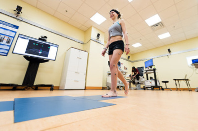 Aurélie Grandchamp, a patient, walking in the Motion Analysis Centre (CNW Group/Shriners Hospitals For Children)