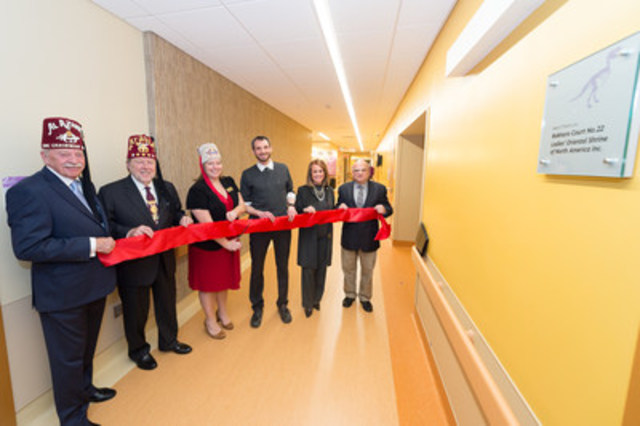 Ribbon cutting at the dedication of the Motion Analysis Centre this morning (CNW Group/Shriners Hospitals For Children)