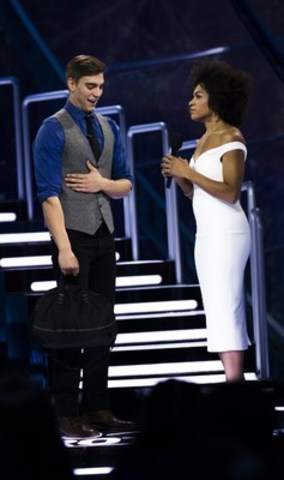The first evicted houseguest Mark Chrysler, Edmonton, AB, speaks with host Arisa Cox after his eviction (CNW Group/Global Television)