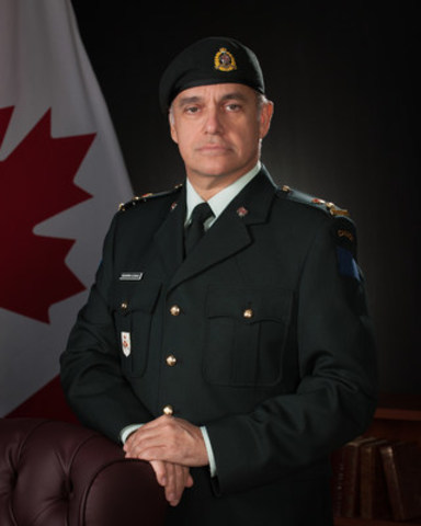 Yves Desjardins-Siciliano, President and CEO of VIA Rail and Honorary Lieutenant-Colonel of Régiment de Maisonneuve (CNW Group/VIA Rail Canada Inc.)