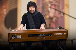 Mark Stein Of Legendary Band, Vanilla Fudge, Is The First Official Hammond Artist To Record With The Revolutionary XK-5 Keyboard