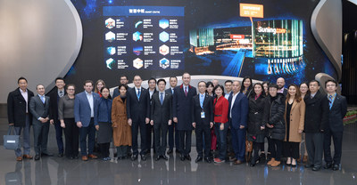 The American Economic and Trade Delegation Visits Suning Headquarters