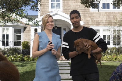 Elizabeth Banks bringing humor to the set of the realtor.com ad campaign.