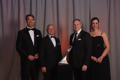 Pictured left to right: Dr. Till Reuter, KUKA AG CEO, Larry Drake, KUKA Systems CEO, Dave Drouillard GM Executive Director, Global Purchasing and Supply Chain, Kathy Worthen, GM Vice President GPSC Europe (CNW Group/KUKA Systems North America LLC)