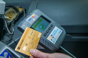 No cash? No problem! - A first in Canada: credit card payment tested onboard Laval buses