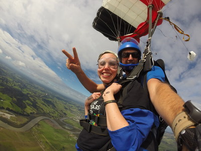 American masters basketballer Melanie Day skydives in Auckland