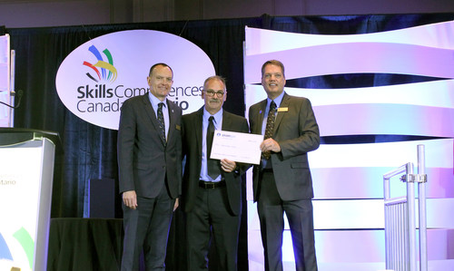 From left to right: Chris Whitaker, president, Humber College, and Skills Ontario Board of Directors; Mike Shannon, vice president of distribution operations, Union Gas; Ray Lavender, marketing & communications, Snap-On Tools, and Skills Ontario Board of Directors (CNW Group/Union Gas Limited)