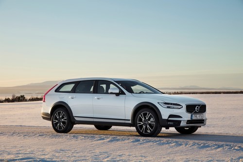 The all-new V90 Cross Country (CNW Group/Volvo Car Canada Ltd.)