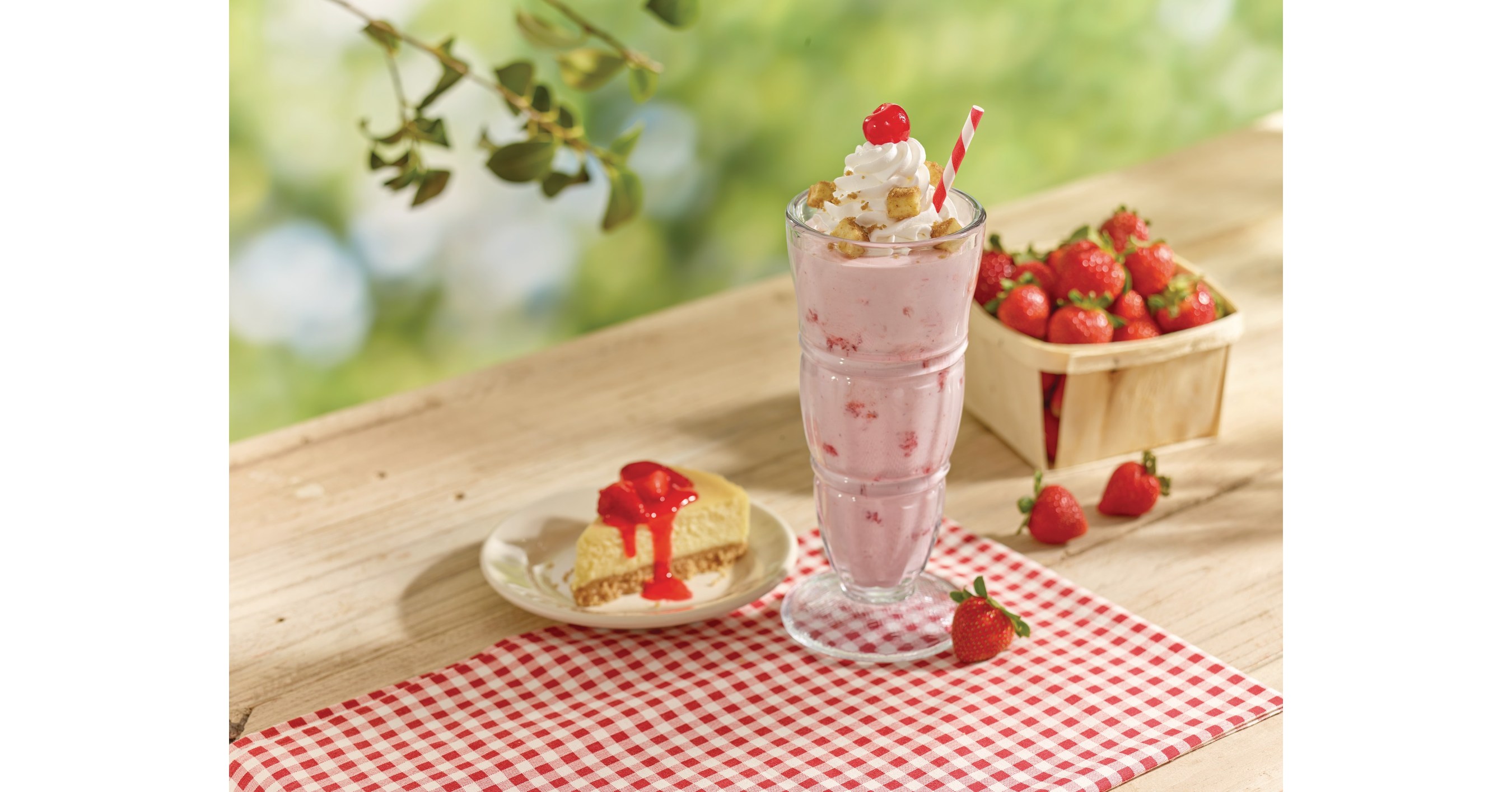 https://mma.prnewswire.com/media/507317/Steak_n_Shake___Strawberry_Cheesecake_Milkshake.jpg?p=facebook