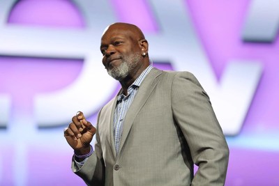 Three-time pro football MVP and all-time leading rusher Emmitt Smith, who spent 13 seasons with the Dallas Cowboys, speaks to a sold-out crowd during Le-Vel's Live Ultimate Party.