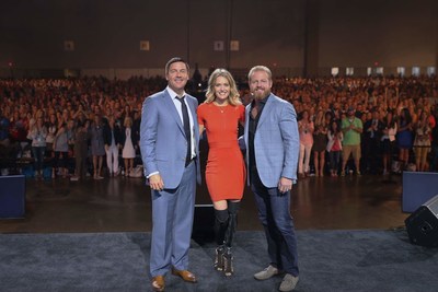From left to right: Le-Vel Co-CEO Paul Gravette; 2014 Paralympic Bronze Medalist Amy Purdy; and Le-Vel Co-CEO Jason Camper.