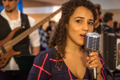 Jazz vocalist Stella Heath, with the, French Oak Gypsy Band (PRNewsfoto/Vitanova)